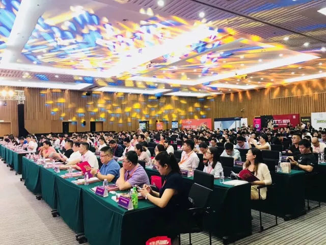 1719015507360836.jpg 熱烈祝賀意博門(mén)窗榮膺‘投資潛力品牌’ (3).jpg
